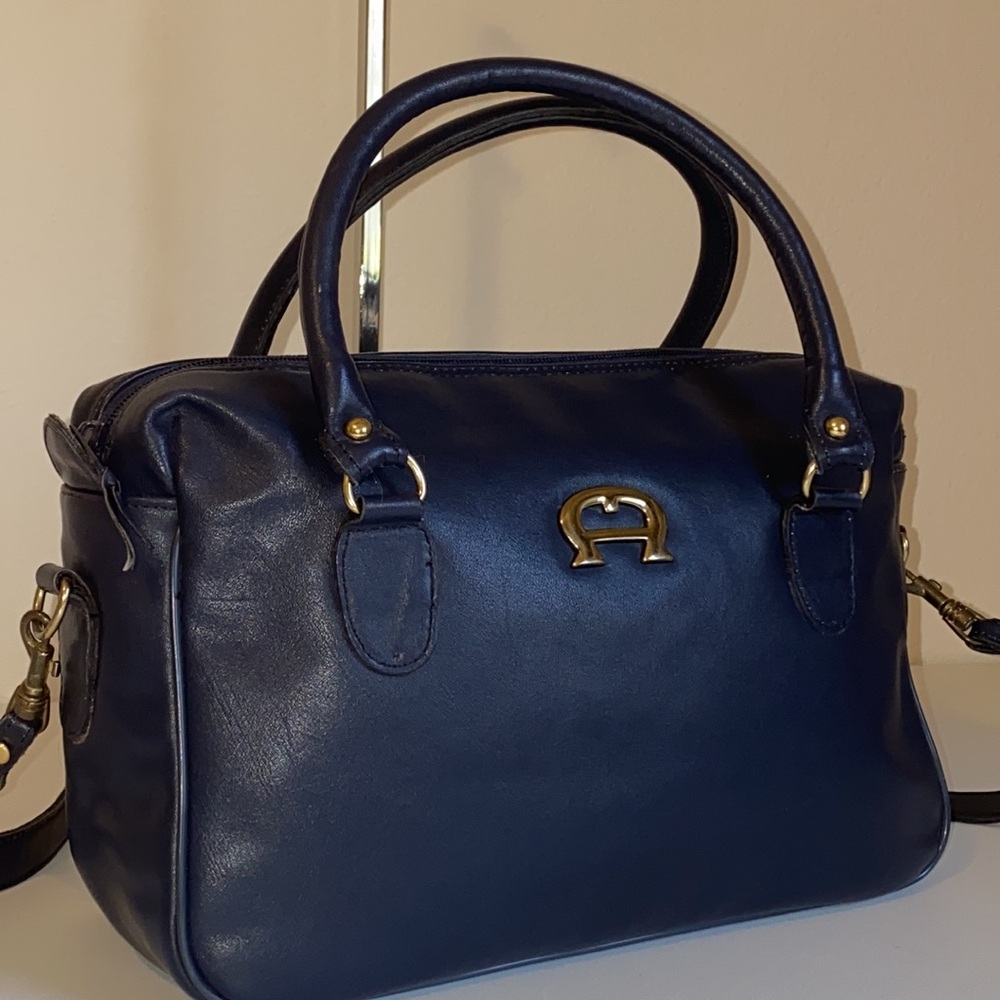 Etienne Aigner vintage Navy Leather Satchel Handbag with Gold Hardware - Picture 15 of 16